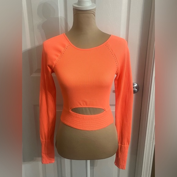 Free People FP Movement Cut It Out Long-Sleeve Size M/L - Picture 9 of 15